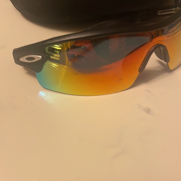 Mens Oakley Sunglasss - Picture 2 of 4
